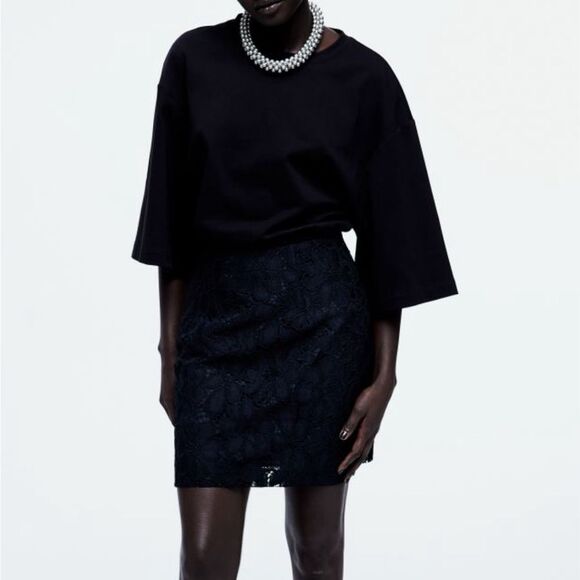 H&M Dresses & Skirts - Beautiful H&M Black Lace Pencil Skirt